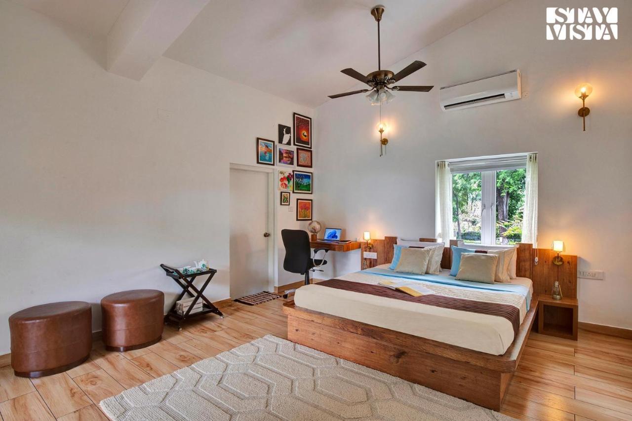 Stayvista At Idyllic Farmhouse - A Glasshouse With Outdoor Pool Gurgaon Extérieur photo