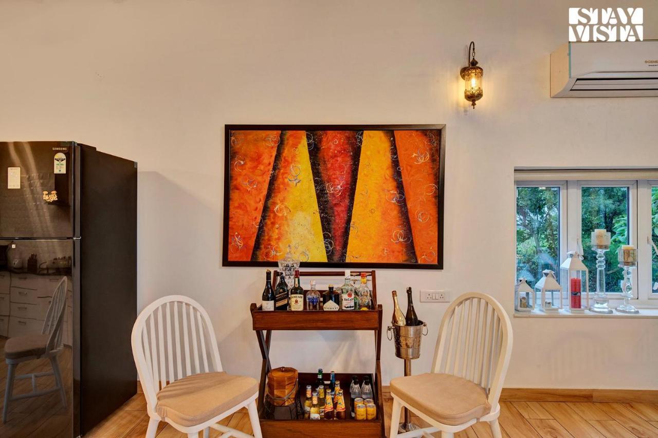 Stayvista At Idyllic Farmhouse - A Glasshouse With Outdoor Pool Gurgaon Extérieur photo