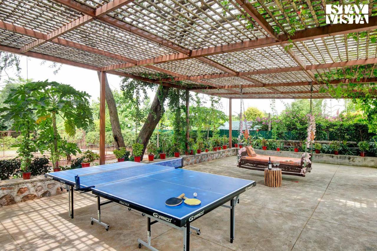 Stayvista At Idyllic Farmhouse - A Glasshouse With Outdoor Pool Gurgaon Extérieur photo
