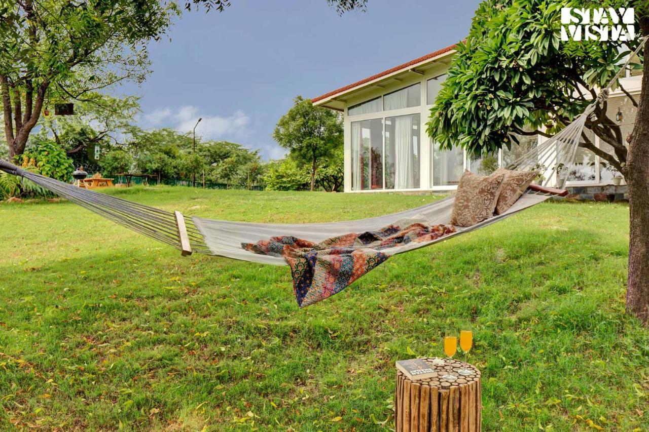 Stayvista At Idyllic Farmhouse - A Glasshouse With Outdoor Pool Gurgaon Extérieur photo