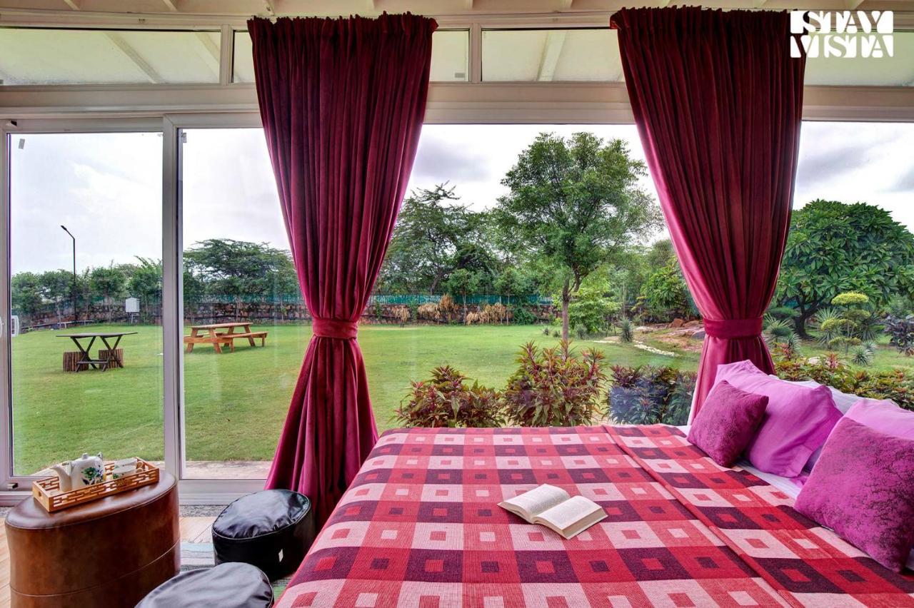 Stayvista At Idyllic Farmhouse - A Glasshouse With Outdoor Pool Gurgaon Extérieur photo